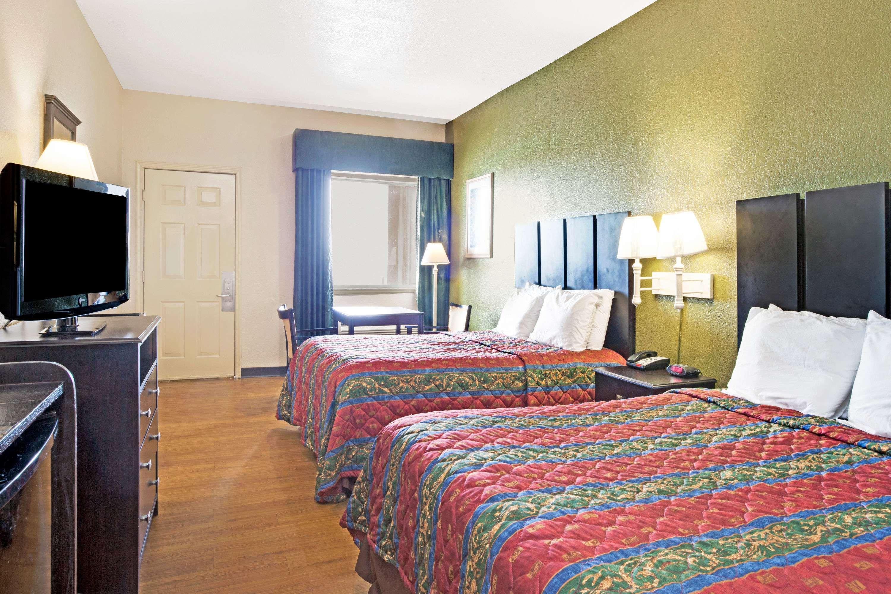 Red Roof Inn Plus + Galveston - Beachfront Exterior foto