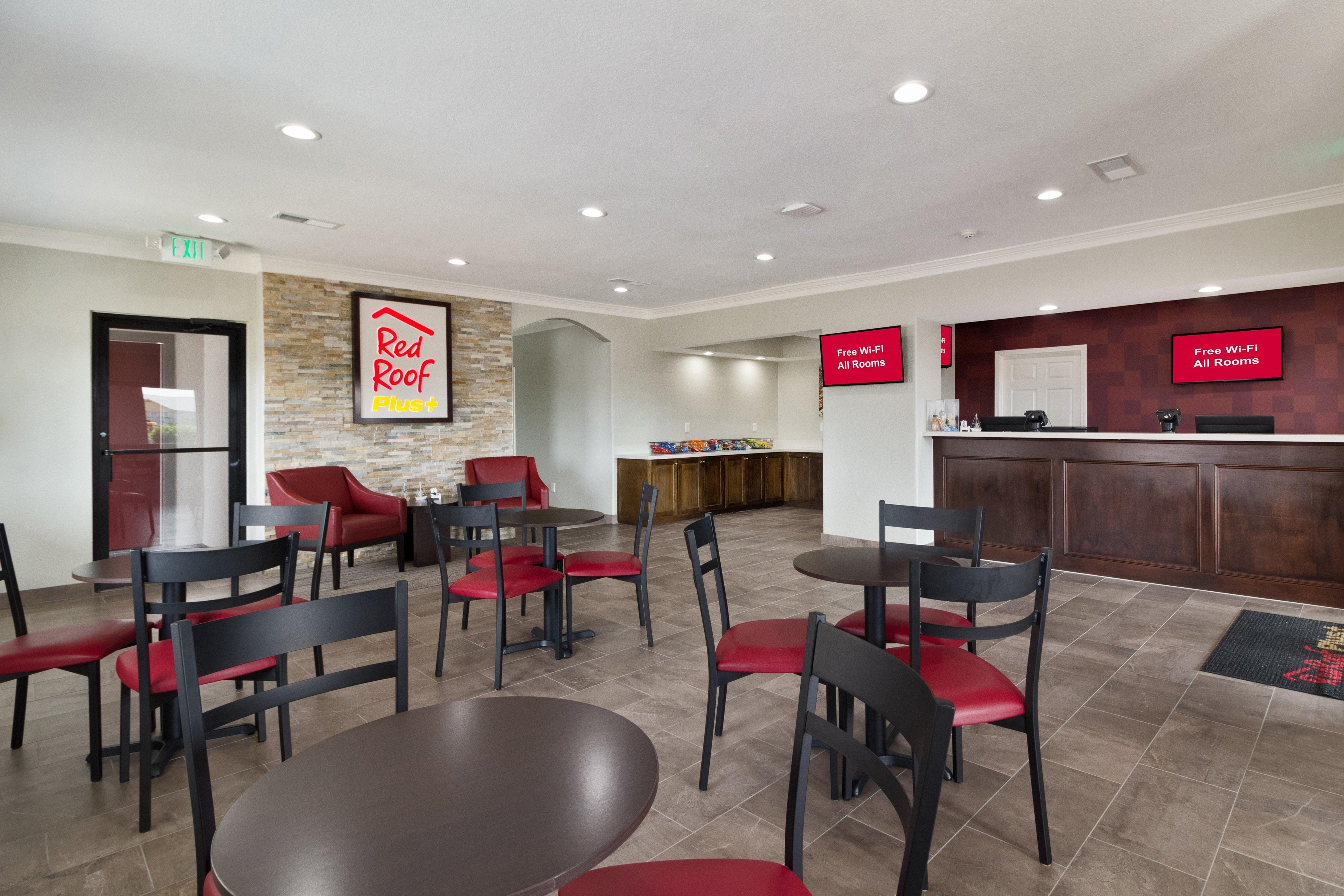 Red Roof Inn Plus + Galveston - Beachfront Exterior foto
