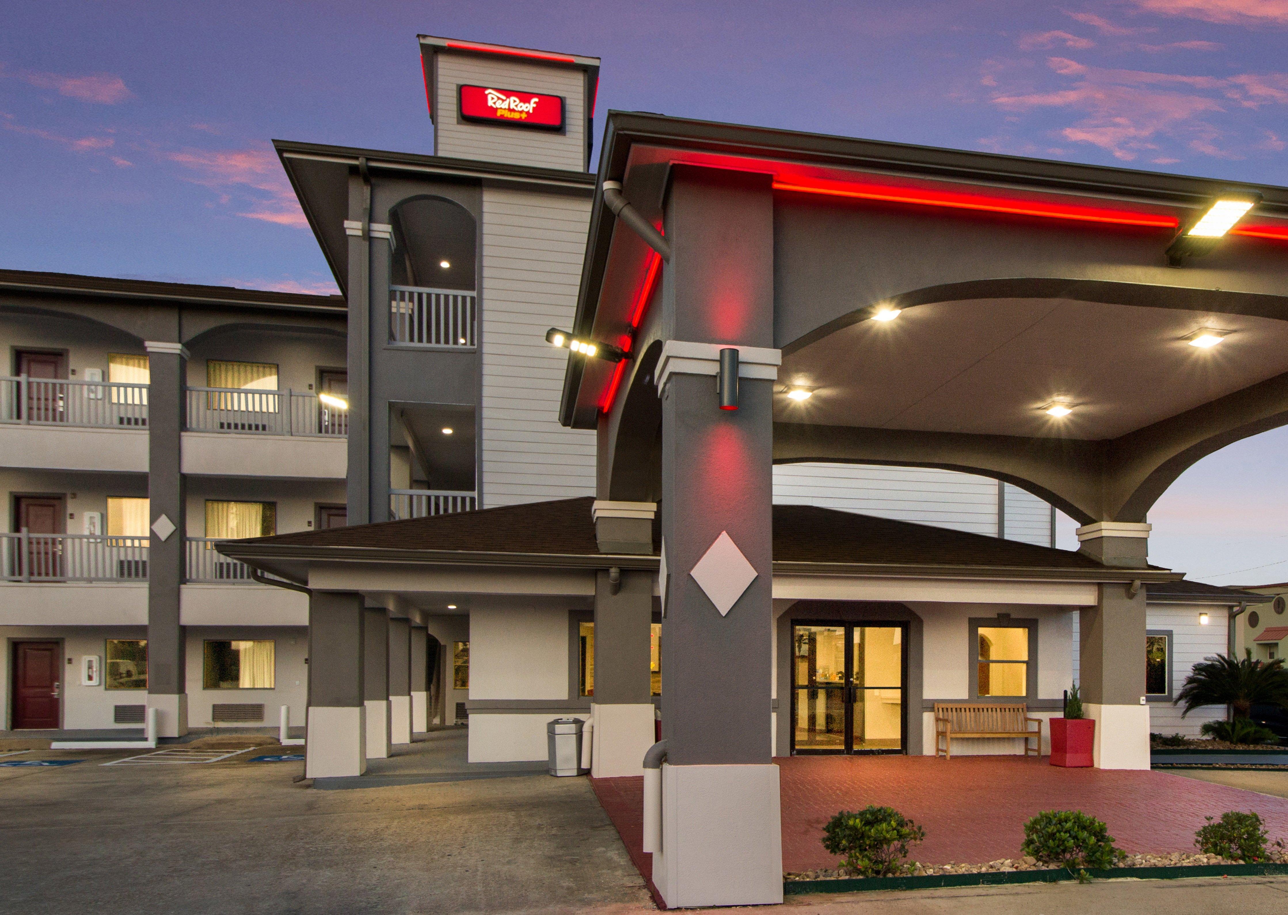 Red Roof Inn Plus + Galveston - Beachfront Exterior foto