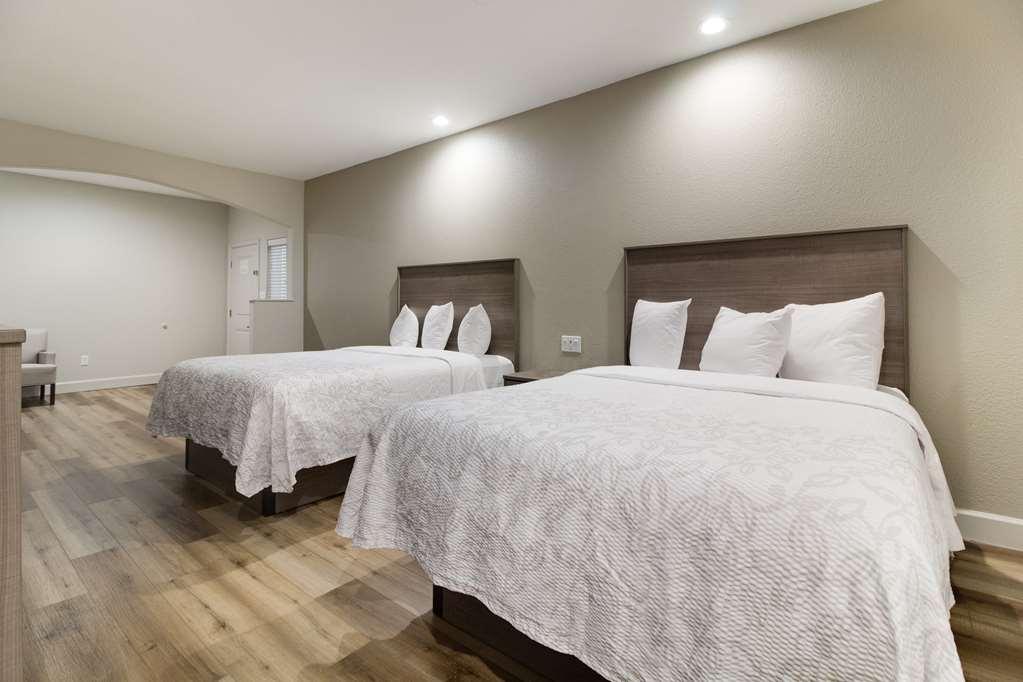 Red Roof Inn Plus + Galveston - Beachfront Quarto foto